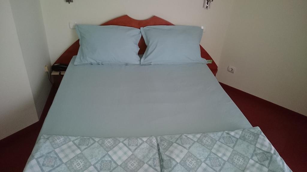 Classic Hotel Sofia Room photo
