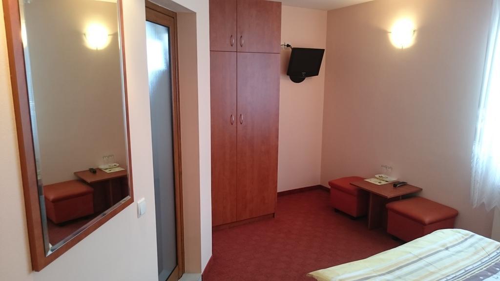 Classic Hotel Sofia Room photo